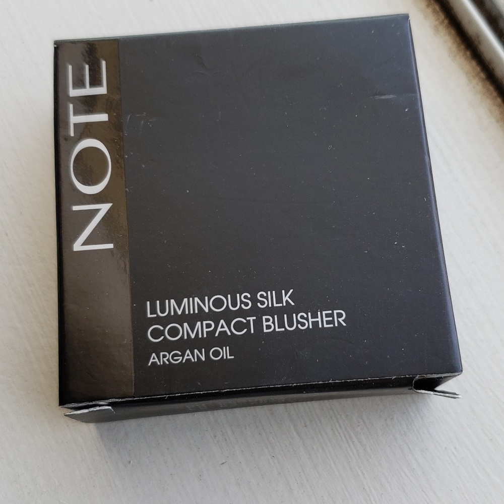 Note Luminous Silk Compact Blush